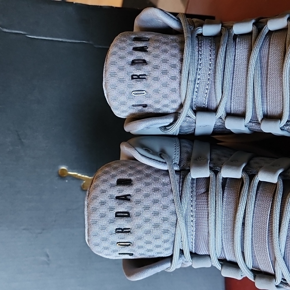 Jordan: Max Aura, Cool Gray, Gray/White/Clear, Men's 10 - Picture 2 of 11